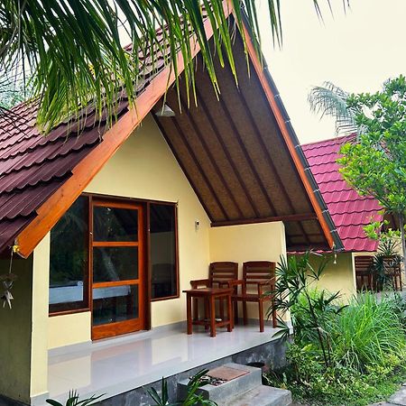 Toke Menjangan Hotel Banyuwedang Buitenkant foto