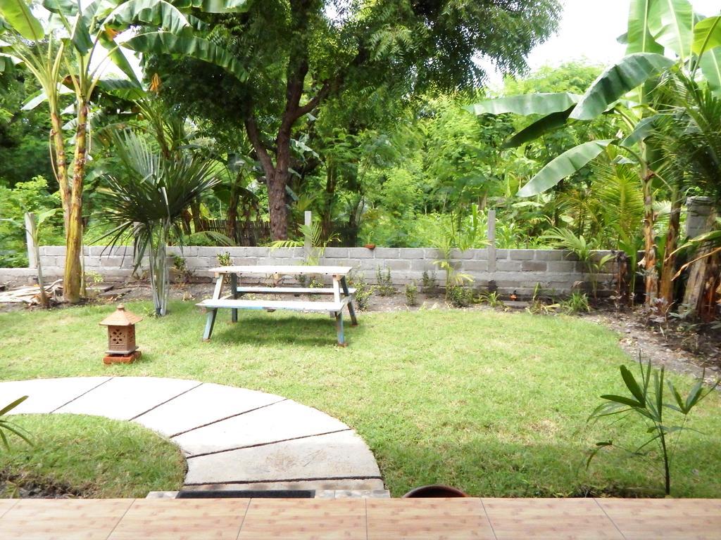 Toke Menjangan Hotel Banyuwedang Buitenkant foto