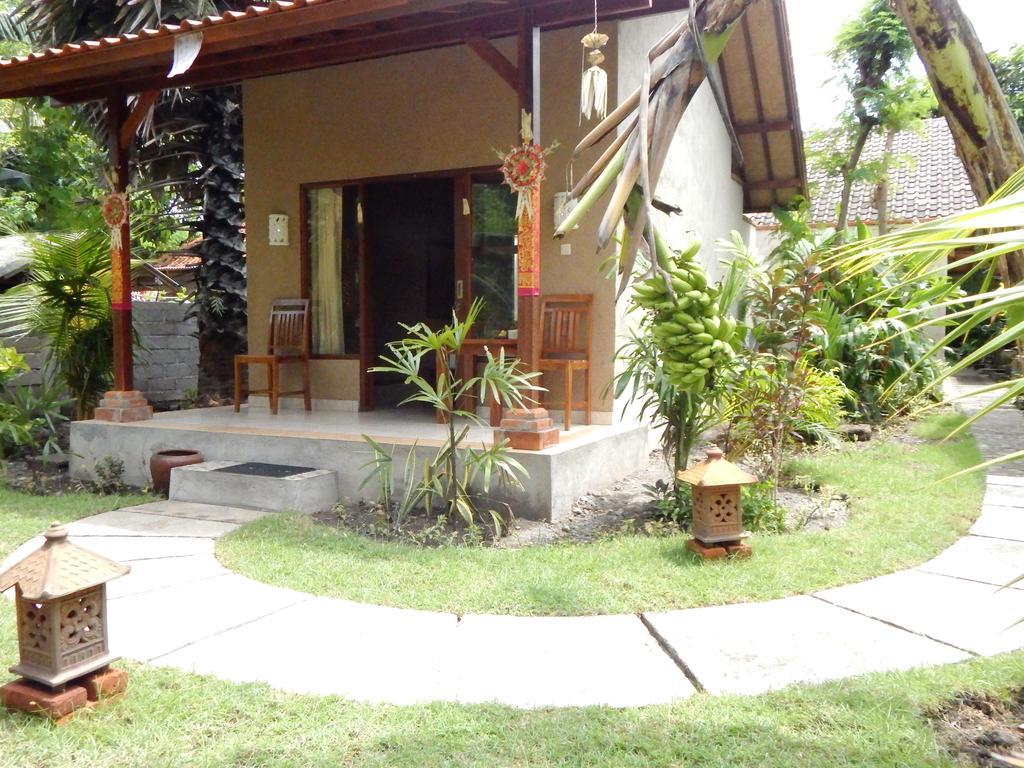 Toke Menjangan Hotel Banyuwedang Buitenkant foto
