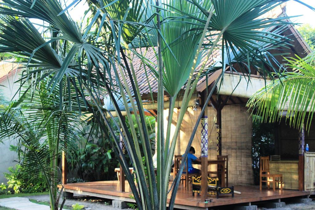 Toke Menjangan Hotel Banyuwedang Buitenkant foto