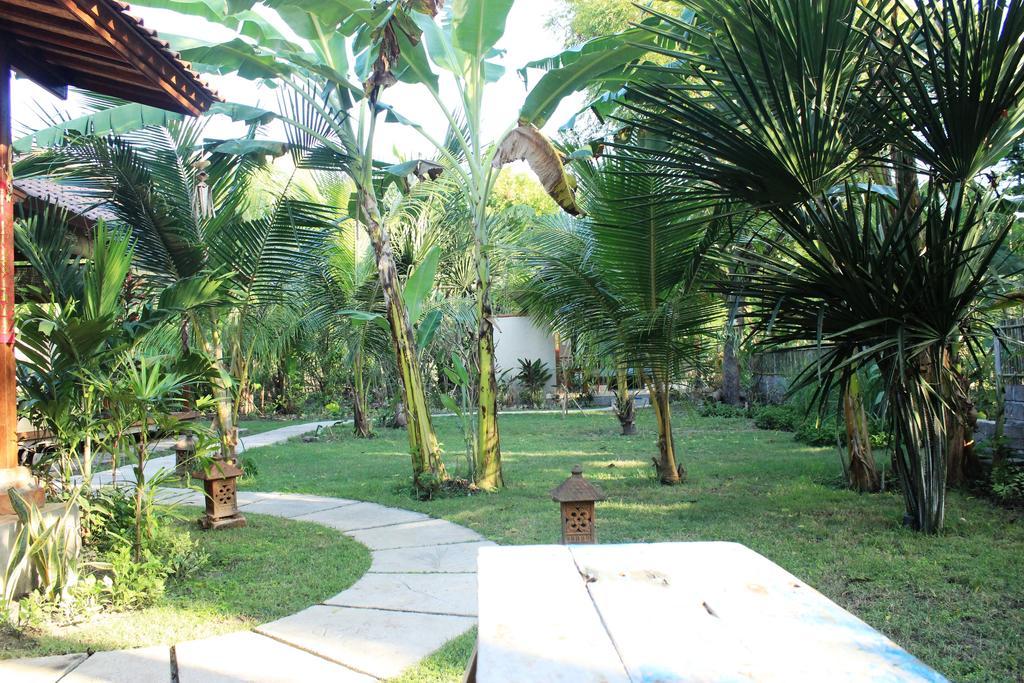 Toke Menjangan Hotel Banyuwedang Buitenkant foto