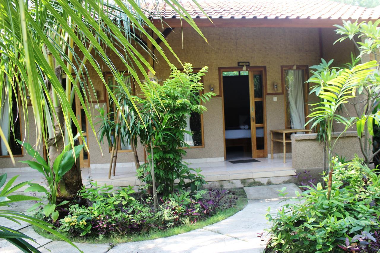 Toke Menjangan Hotel Banyuwedang Buitenkant foto